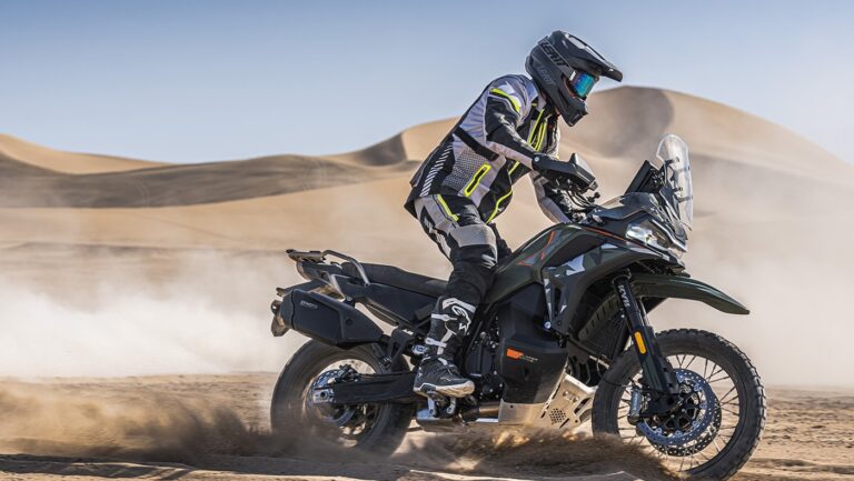 cfmoto-1000mt-x-sabbia-enduro