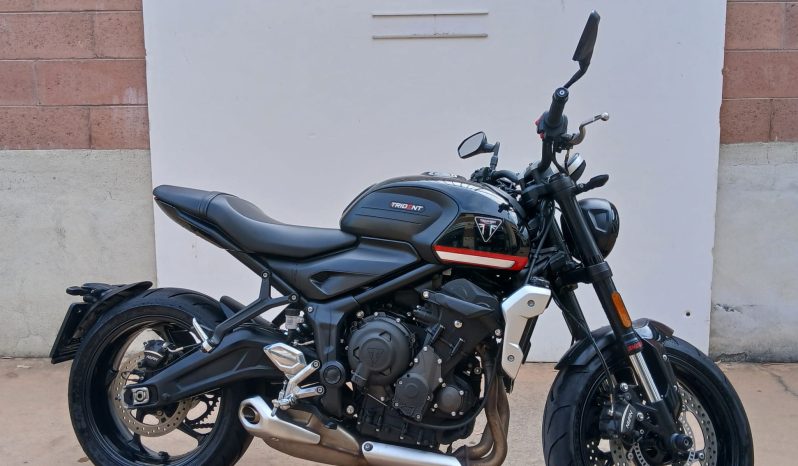 TRIUMPH TRIDENT 660